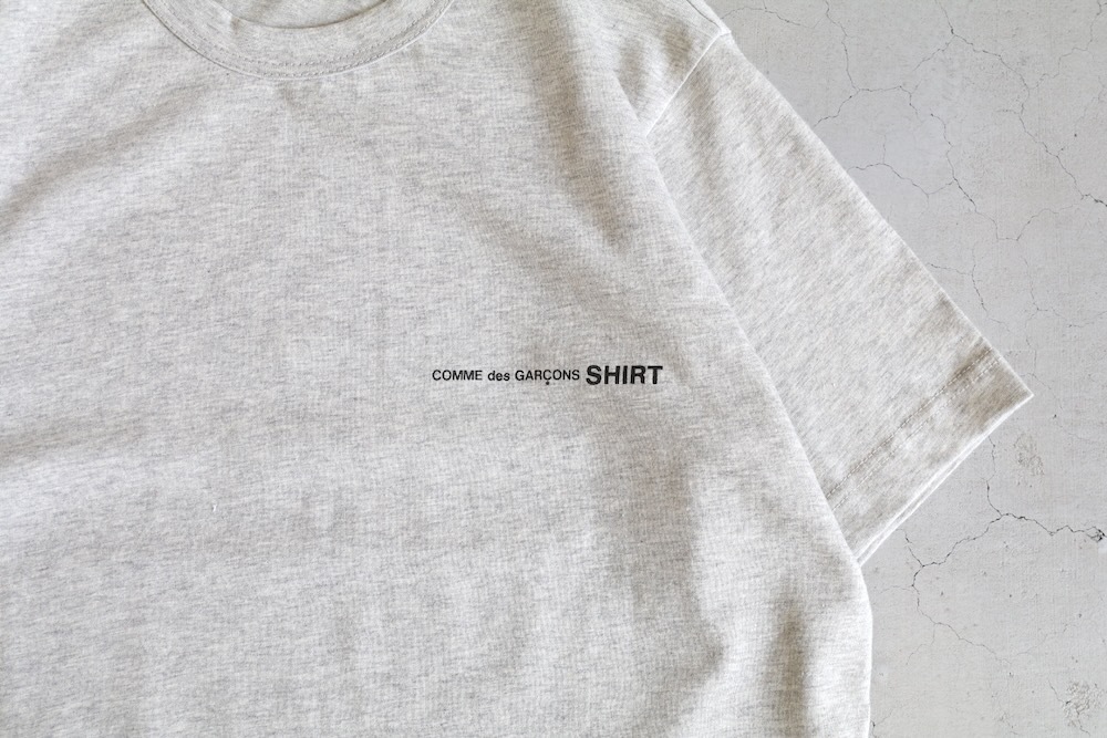 COMME des GARCONS SHIRT(���� �� ����륽�� �����) "Cotton Jersey Plain with Printed "CDG SHIRT" Logo On Chest S/S TEE FO-T026-051"