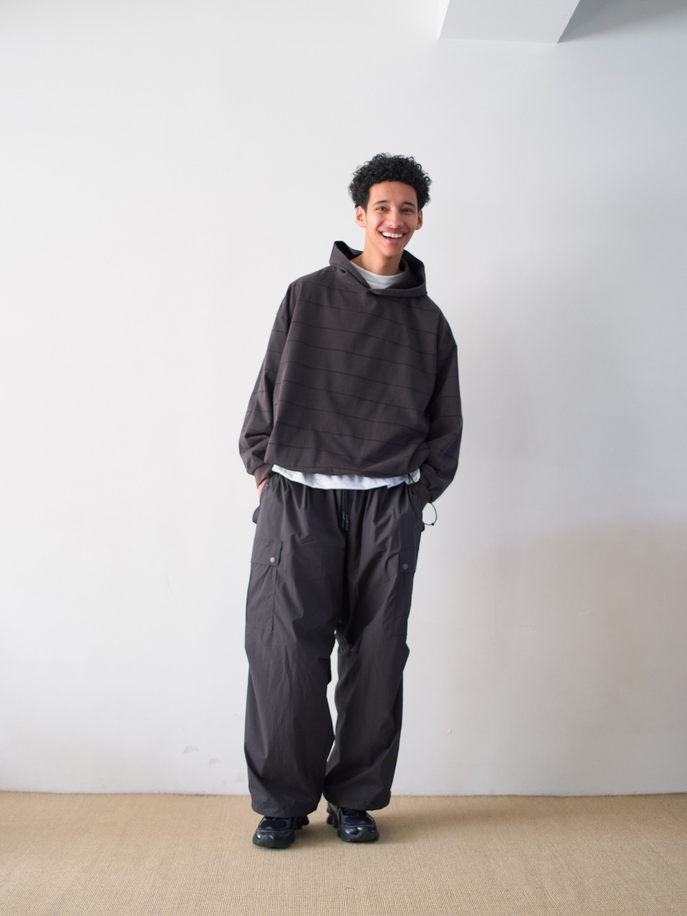S.F.C(�������ե���) "SIDE STRIPE HOODY LS TEE (DISCHARGED)"