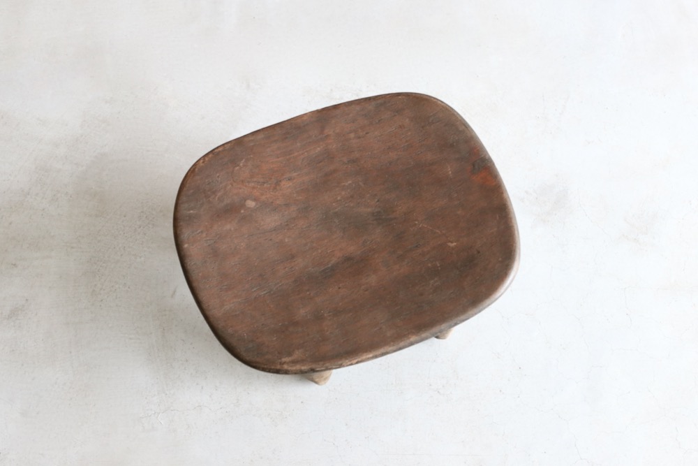 African Crafts (アフリカ工芸品) “セヌフォ族のスツール - LIGHT