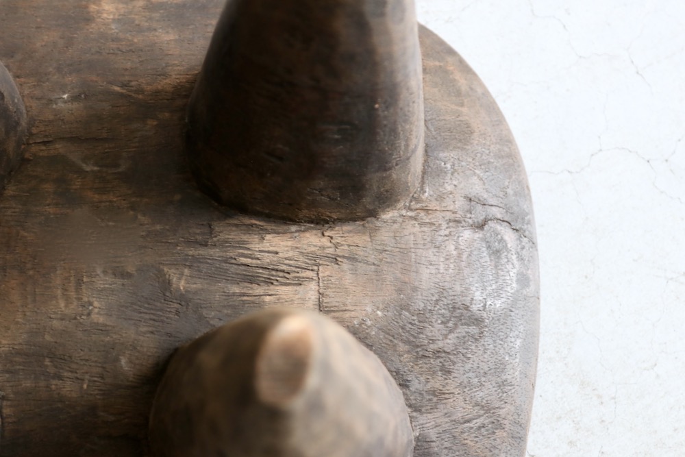 African Crafts (アフリカ工芸品) “セヌフォ族のスツール - LIGHT