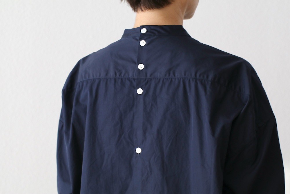 極美品 トゥジュー TOUJOURS 長袖シャツ バックギャザー ブラック 極美品 トゥジュー TOUJOURS 長袖シャツ バックギャザー ブラック