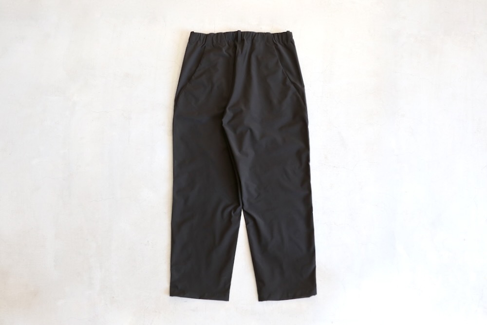 One Tuck Tapered Ankle Pants – Goldwin America