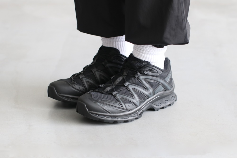 SALOMON(�������)"XT-QUEST Black/Black/Phantom"