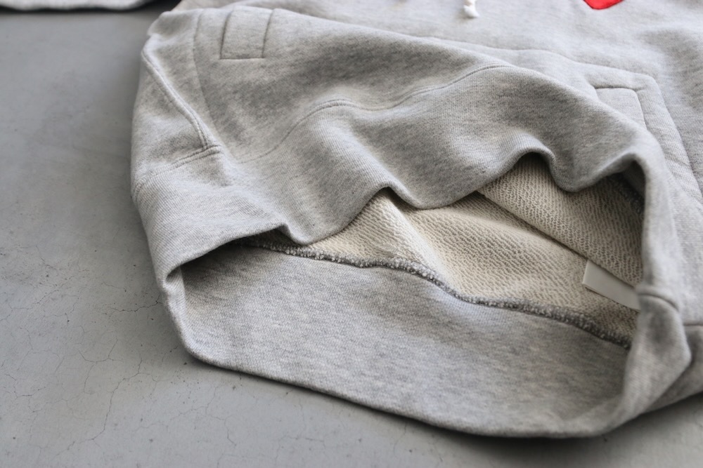 ��WOMEN'S��PLAY COMME des GARCONS(�ץ쥤 ���� �� ����륽��) "PLAY HOODED SWEATSHIRT RED HEART GREY AZ-T169-051"