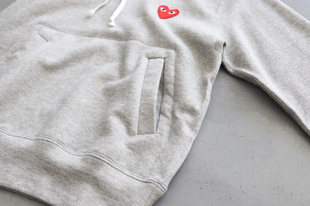 ��WOMEN'S��PLAY COMME des GARCONS(�ץ쥤 ���� �� ����륽��) "PLAY HOODED SWEATSHIRT RED HEART GREY AZ-T169-051"