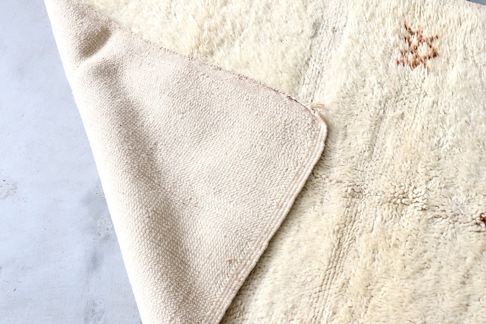 LIGHT YEARS(ライト イヤーズ)