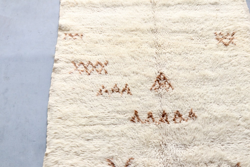 LIGHT YEARS(ライト イヤーズ)