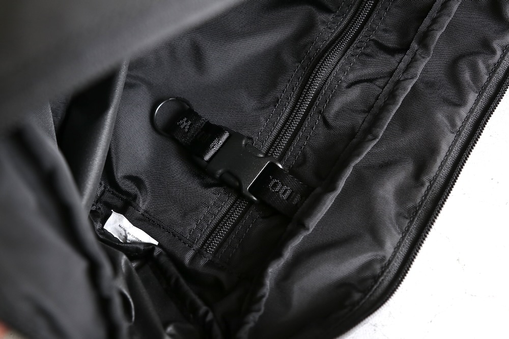 ��8.31 10:00 Release / limited��White Mountaineering �� BRIEFING(�ۥ磻�ȥޥ���ƥ˥���� �� �֥꡼�ե���) "WM BLK x BRIEFING ��BODY BAG'"
