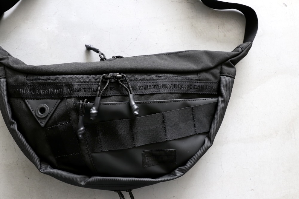 ��8.31 10:00 Release / limited��White Mountaineering �� BRIEFING(�ۥ磻�ȥޥ���ƥ˥���� �� �֥꡼�ե���) "WM BLK x BRIEFING ��BODY BAG'"