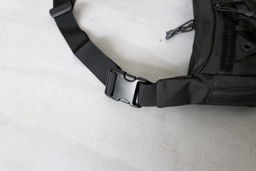 ��8.31 10:00 Release / limited��White Mountaineering �� BRIEFING(�ۥ磻�ȥޥ���ƥ˥���� �� �֥꡼�ե���) "WM BLK x BRIEFING ��BODY BAG'"