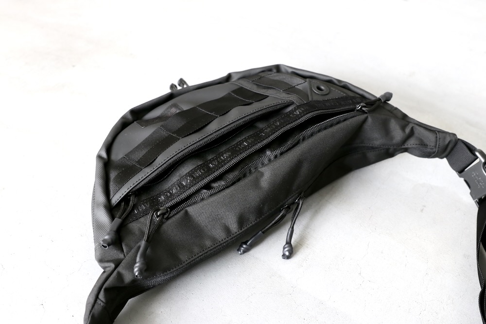 ��8.31 10:00 Release / limited��White Mountaineering �� BRIEFING(�ۥ磻�ȥޥ���ƥ˥���� �� �֥꡼�ե���) "WM BLK x BRIEFING ��BODY BAG'"