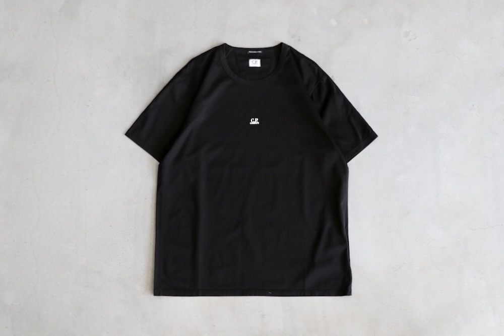 C.P. Company (ԡѥˡ) "70/2 MERCERIZED JERSEY LOGO T"