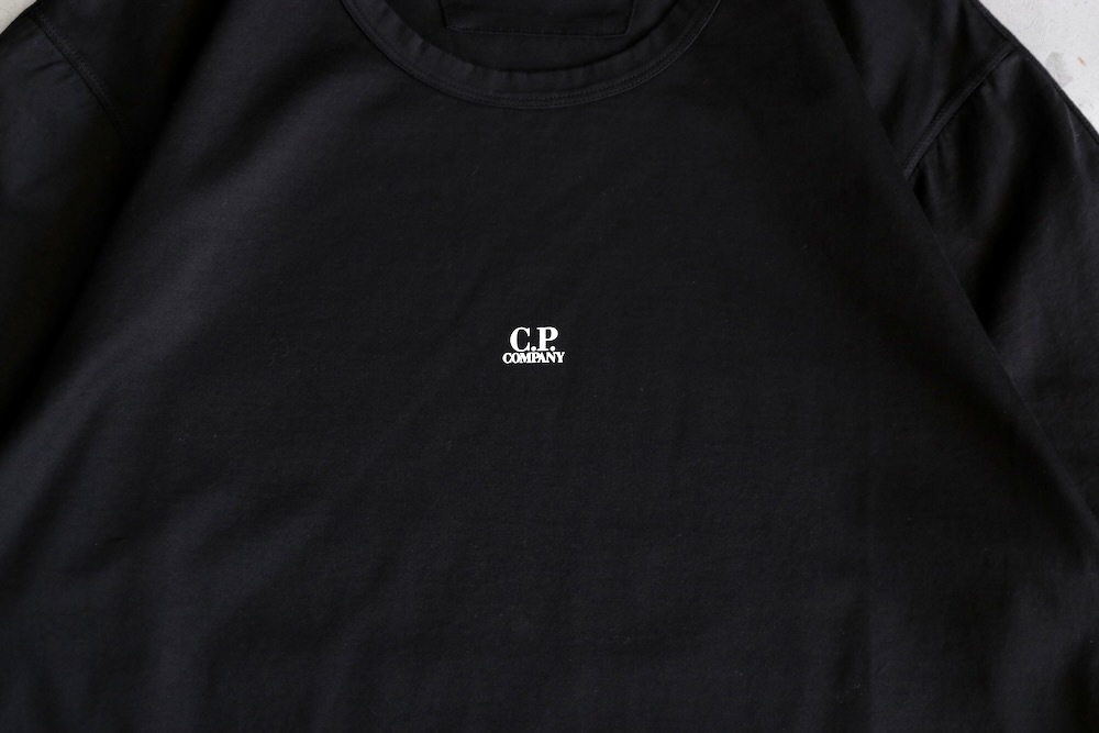 C.P. Company (ԡѥˡ) "70/2 MERCERIZED JERSEY LOGO T"