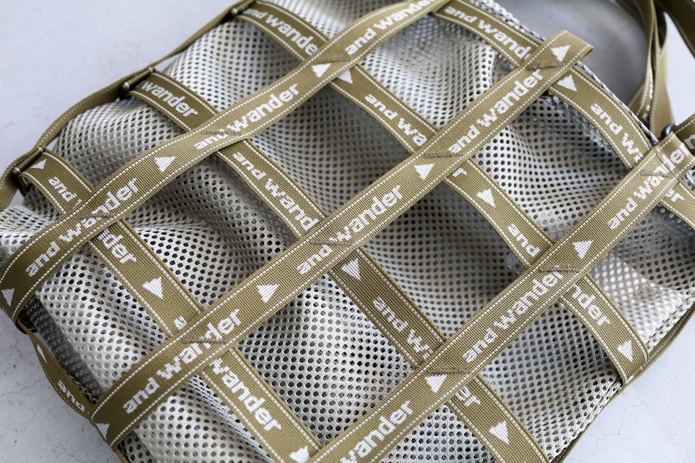 and wander(����ɥ�����) "JQ tape bag"
