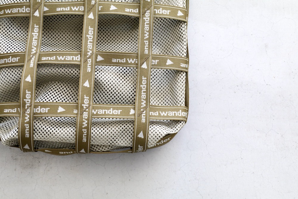 and wander(����ɥ�����) "JQ tape bag"