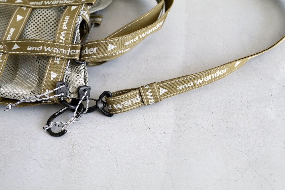 and wander(����ɥ�����) "JQ tape bag"