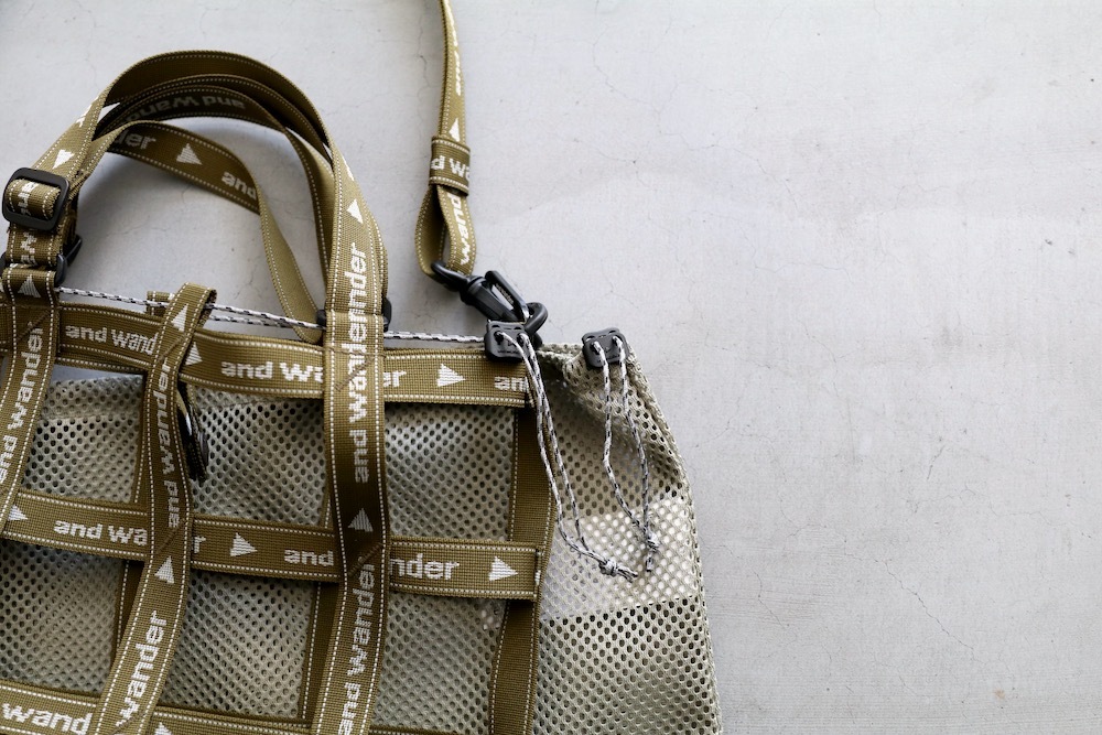 and wander(����ɥ�����) "JQ tape bag"