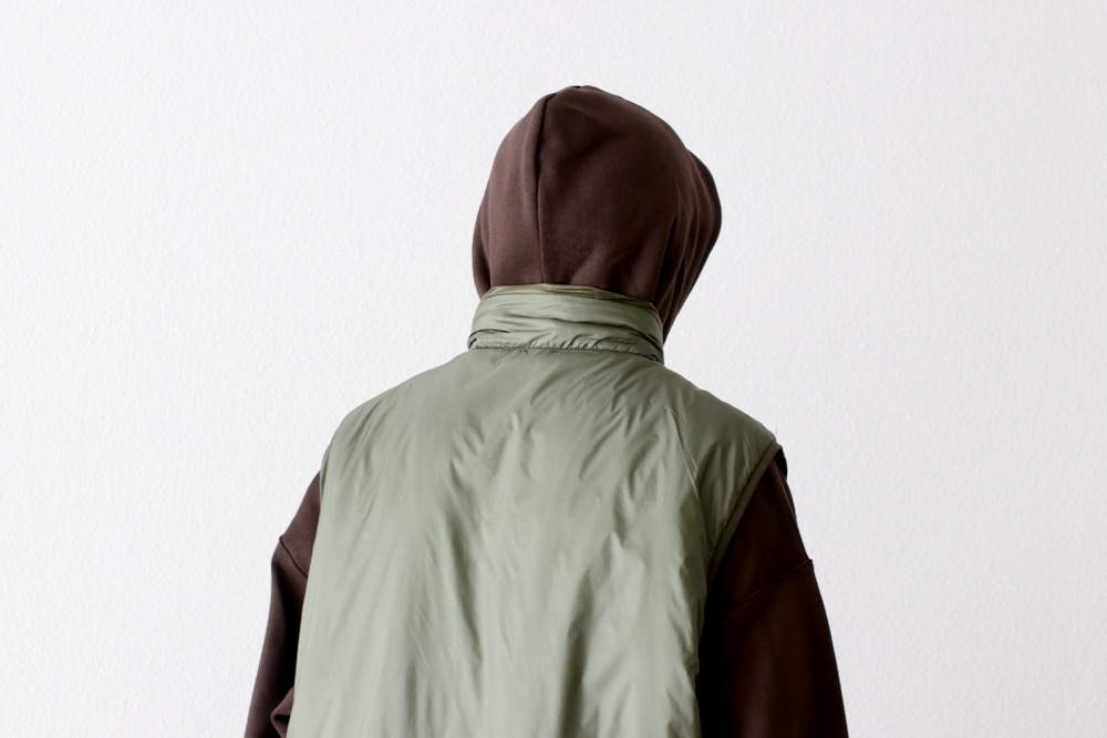 ��20%Off coupon�оݡ�thisisneverthat (�ǥ��� ���� �ͥС����å�) "Insulated Reversible Vest"