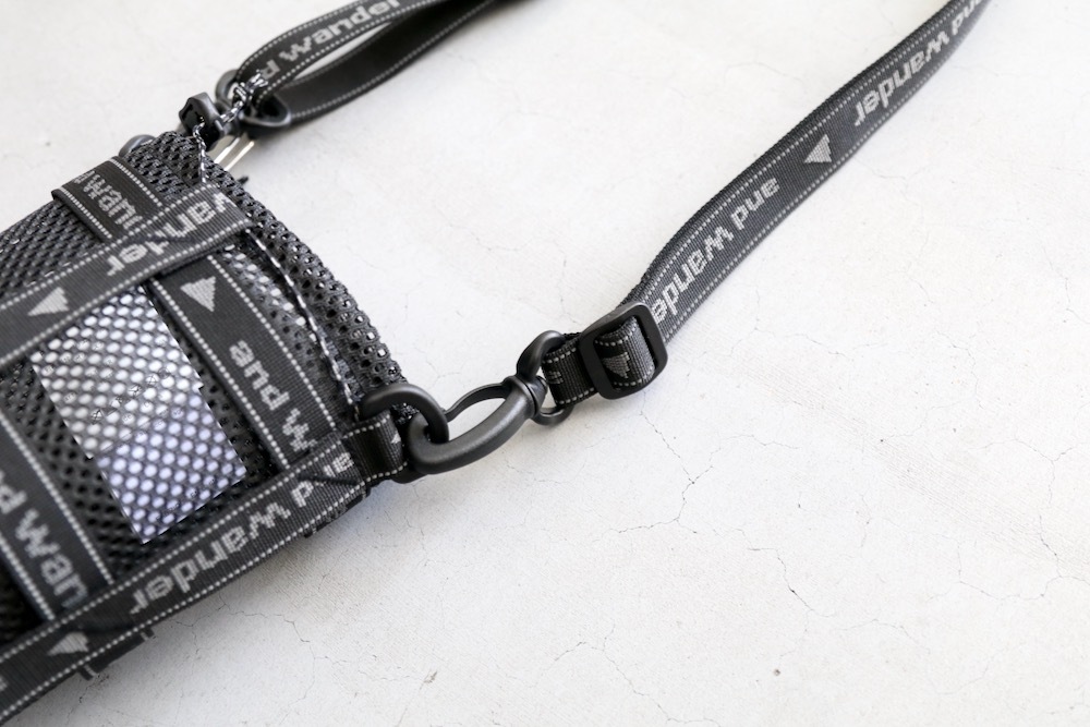 and wander(����ɥ�����) "JQ tape bottle holder"