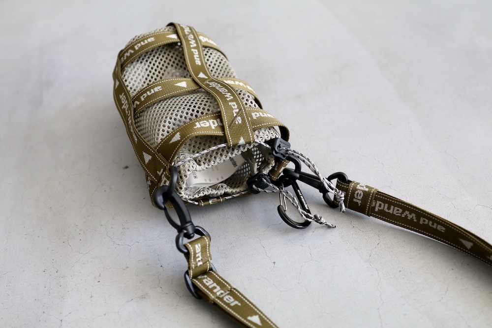 and wander(����ɥ�����) "JQ tape bottle holder"