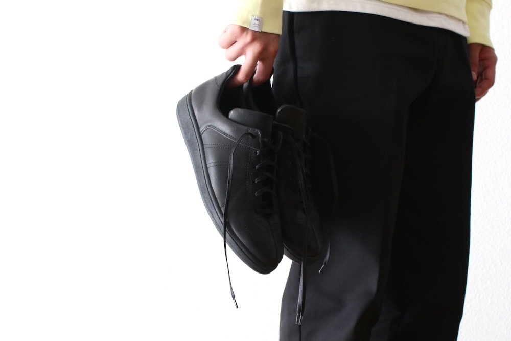 ��limited��blurhms ROOTSTOCK �� REPRODUCTION OF FOUND(�֥顼�ॹ �롼�ĥ��ȥå� �� ��ץ���������� ���� �ե������) "INSIDE-OUT GERMAN TRAINER HORSEHIDE"