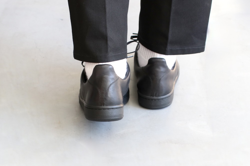 ��limited��blurhms ROOTSTOCK �� REPRODUCTION OF FOUND(�֥顼�ॹ �롼�ĥ��ȥå� �� ��ץ���������� ���� �ե������) "INSIDE-OUT GERMAN TRAINER HORSEHIDE"