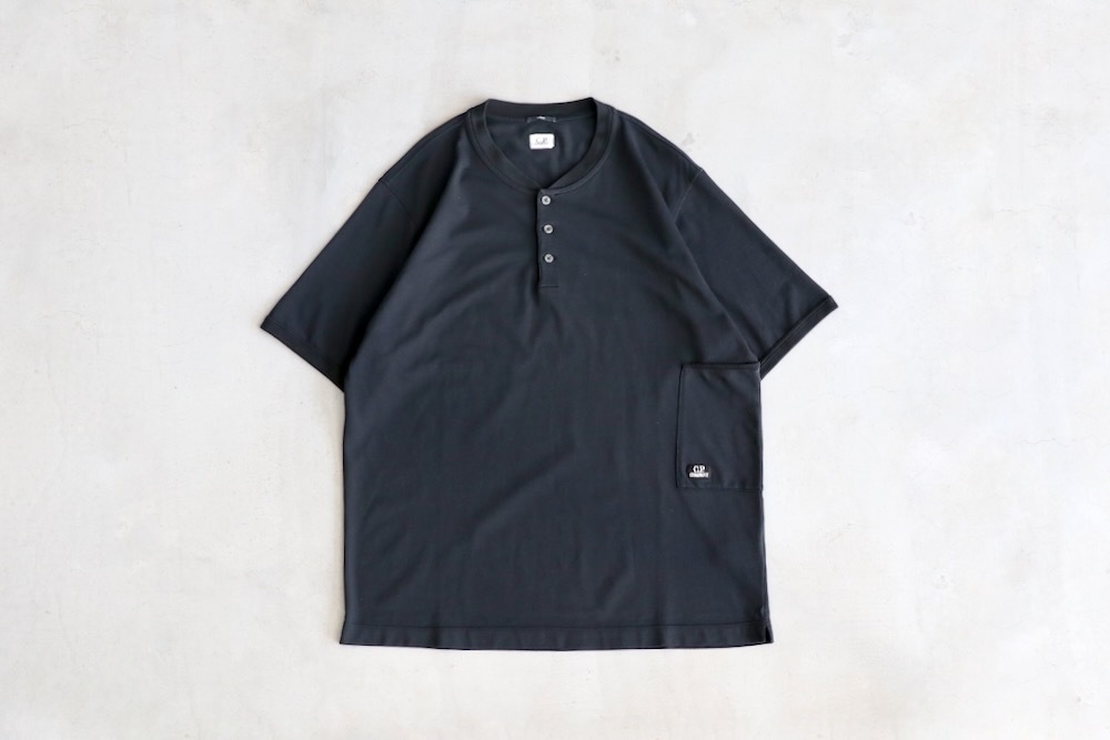 C.P. Company (ԡѥˡ) "TACTING PIQUET BUTTONED T-SHIRT"