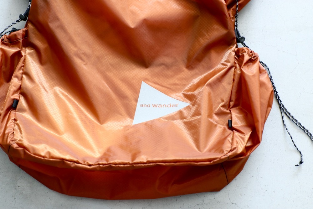 and wander(����ɥ�����) "sil tote bag"