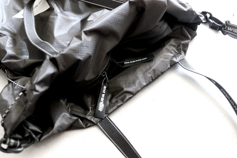 and wander(����ɥ�����) "sil tote bag"