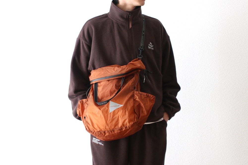 and wander(����ɥ�����) "sil tote bag"