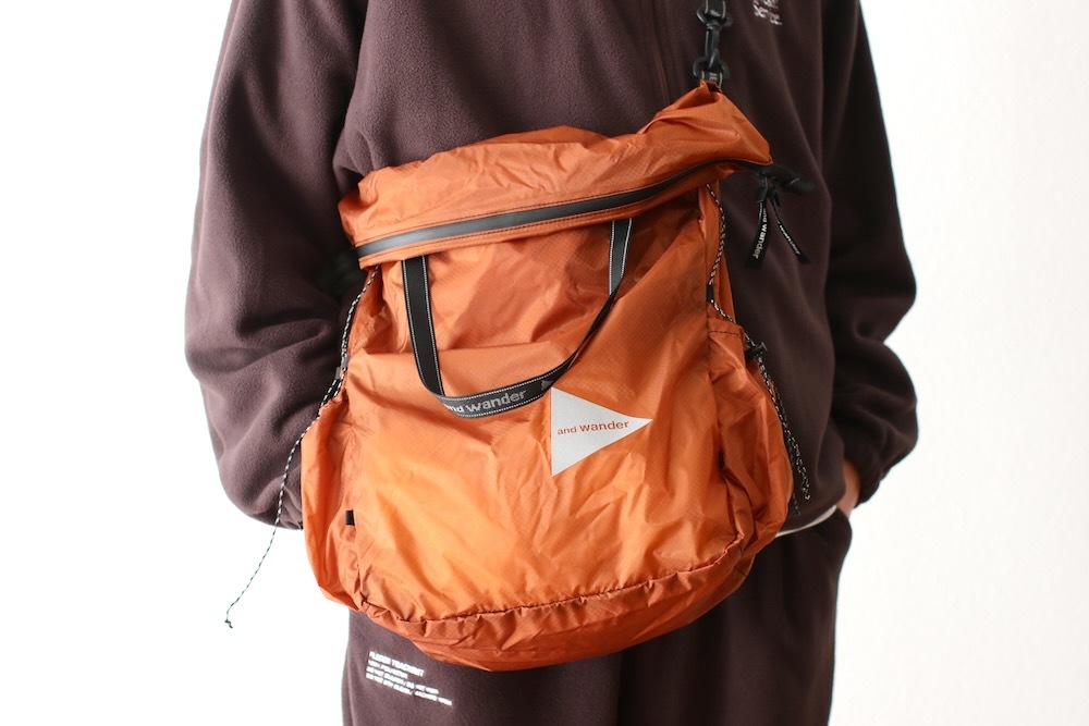 and wander(����ɥ�����) "sil tote bag"