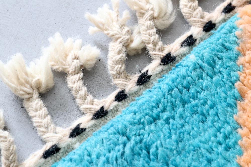 LIGHT YEARS(�饤�� ���䡼��)"MOROCCAN RUG BENI OUARAIN Boujat - �֥���å� W139cm �� H114cm- BO(BJ)-150"