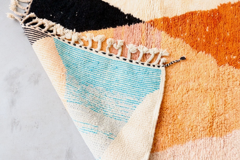 LIGHT YEARS(�饤�� ���䡼��)"MOROCCAN RUG BENI OUARAIN Boujat - �֥���å� W139cm �� H114cm- BO(BJ)-150"