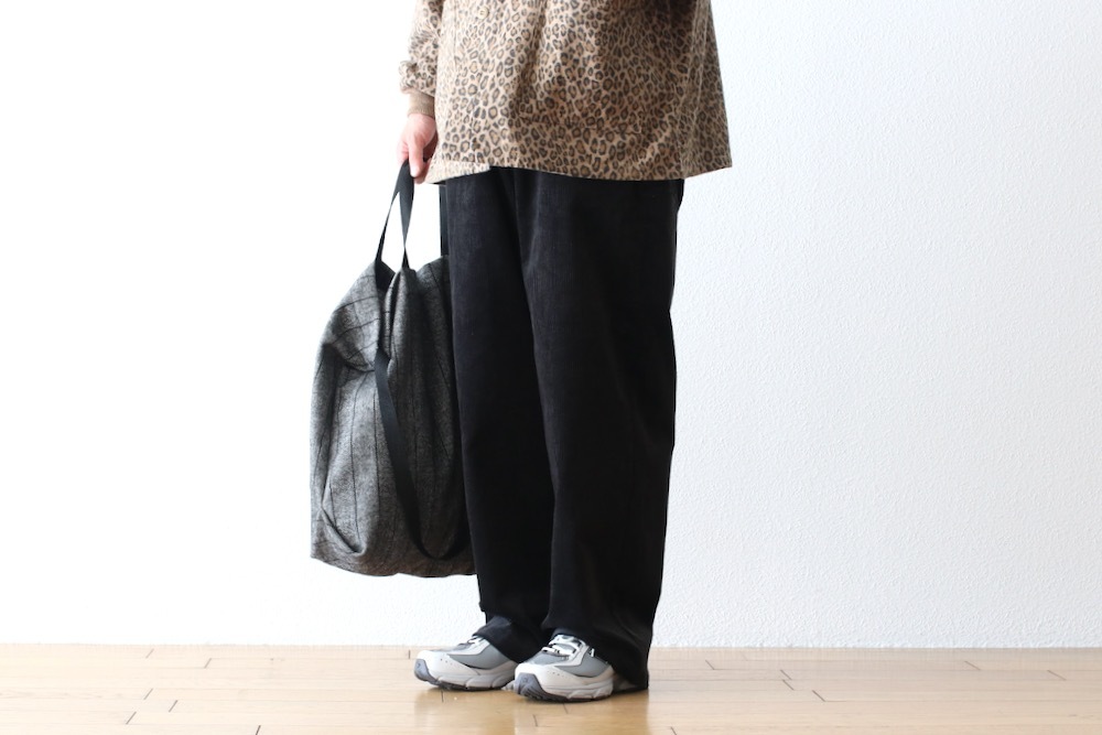 MODMNT(ɥ) "WIDE CORDUROY PANTS"
