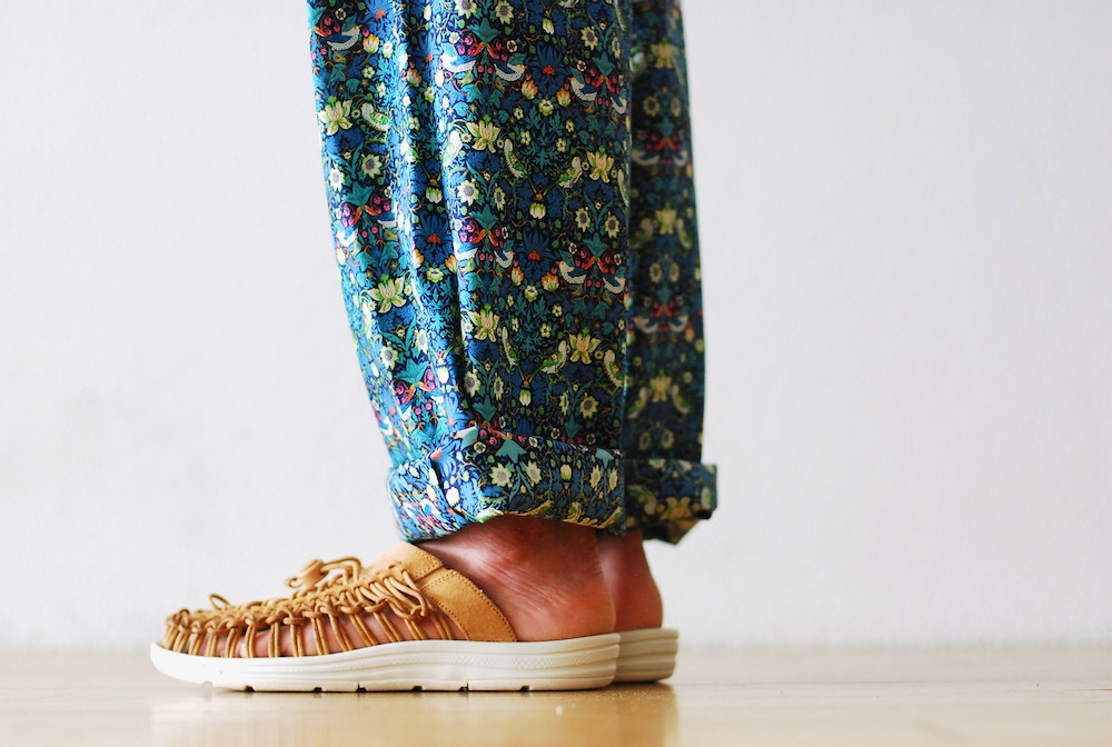 itten. (���åƥ�) "itten 03 easy trousers - LIBERTY FABRIC-"