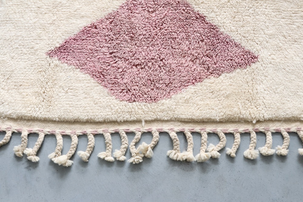 LIGHT YEARS(�饤�� ���䡼��)"MOROCCAN RUG BENI OUARAIN Boujat - �֥���å� W155cm �� H120cm- BO(BJ)-155"