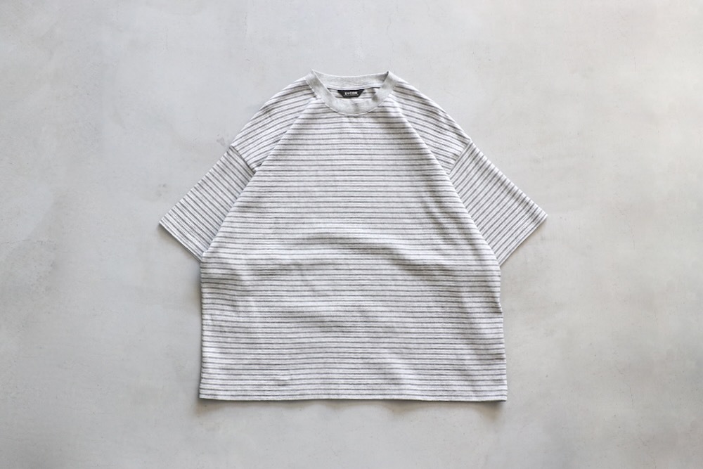 EVCON (���ӥ���) "BORDER WIDE S/S TEE"