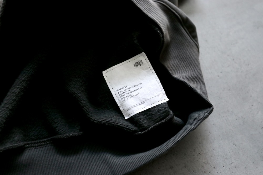 MADNESS (�ޥåɥͥ�) "MADNESS VERSATILE FADED CREW SWEATER"
