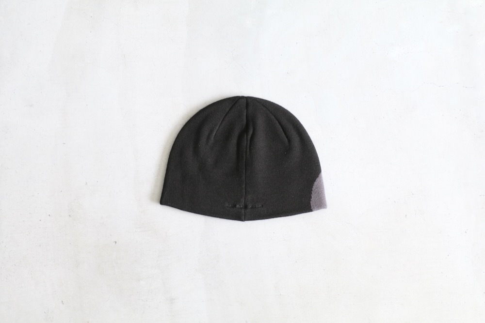 sasangear サンサンギア　ビーニー　黒 SAN SAN GEAR（サンサンギア）の「SAN SAN GEAR LOGO BEANIE（ニット