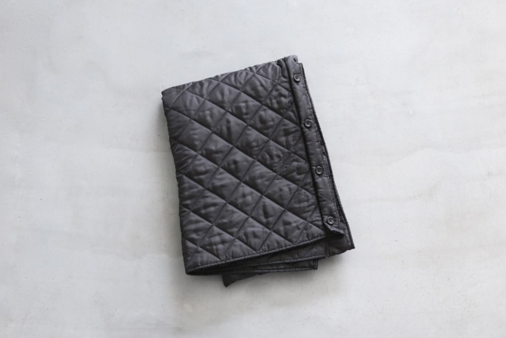 Engineered Garments (���󥸥˥����ɥ�������) "Button Shawl -Polyester Diamond Double Face Quilt"