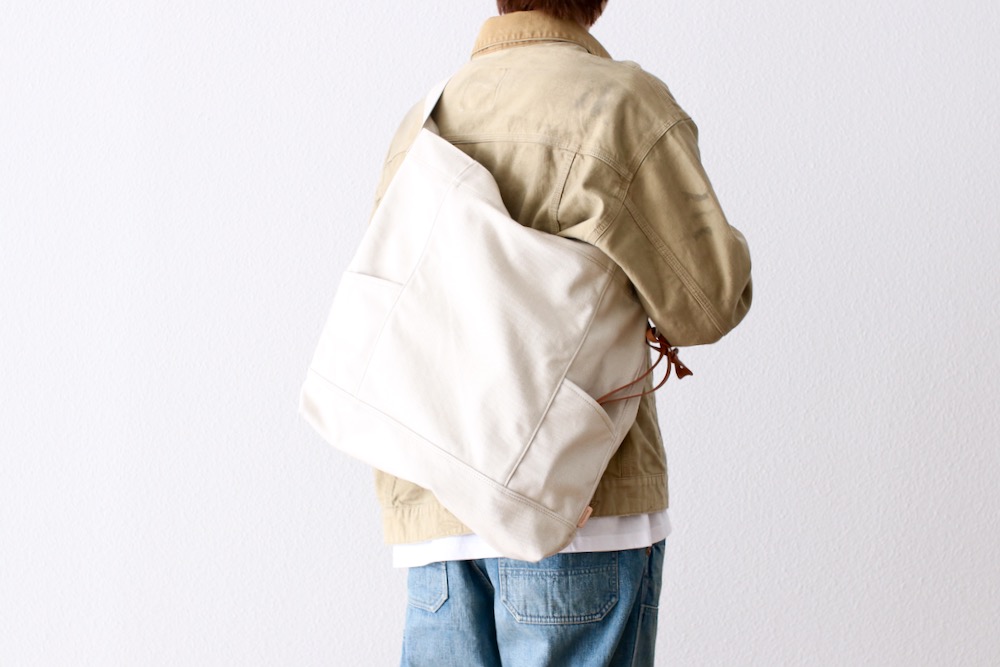 HenderScheme() "neckstrap"