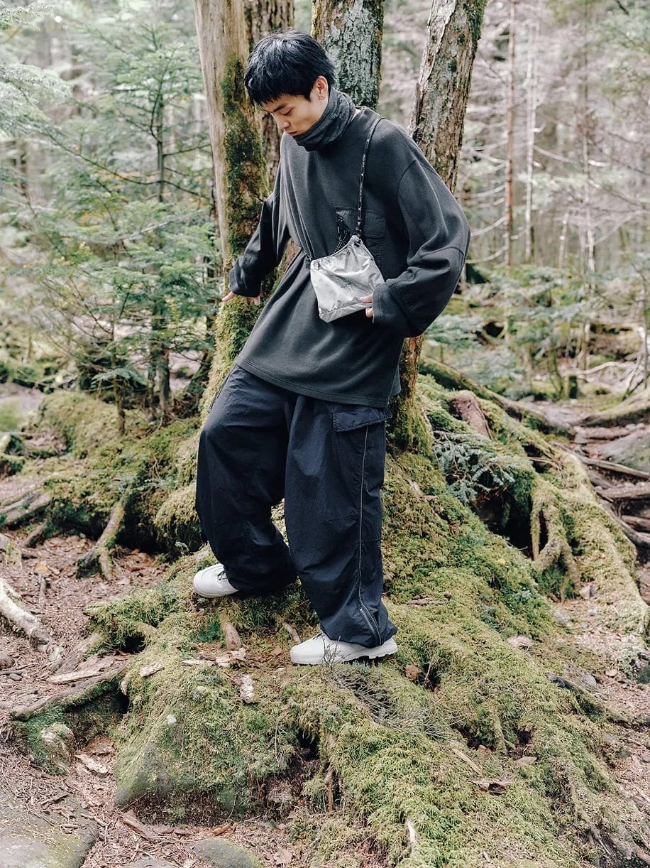 and Wander × ROA hikingサコッシュ グレー ROA X And Wander Sil Sacoche