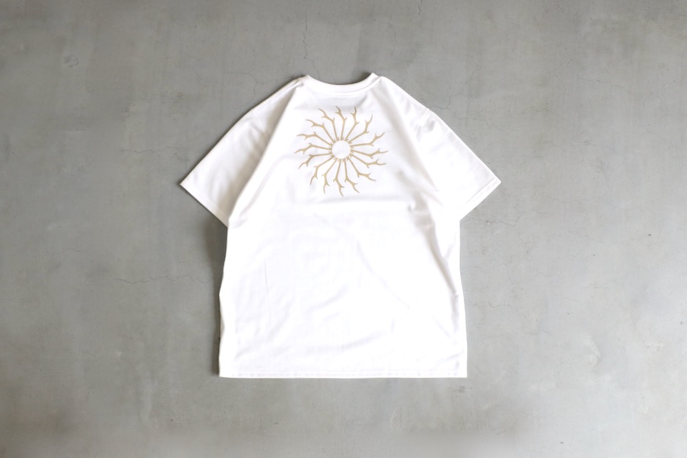 South2 West8 (�������ġ� �������ȥ�����) "S/S Round Pocket Tee - Circle Horn"