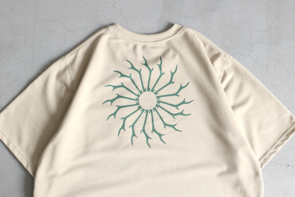 South2 West8 (�������ġ� �������ȥ�����) "S/S Round Pocket Tee - Circle Horn"