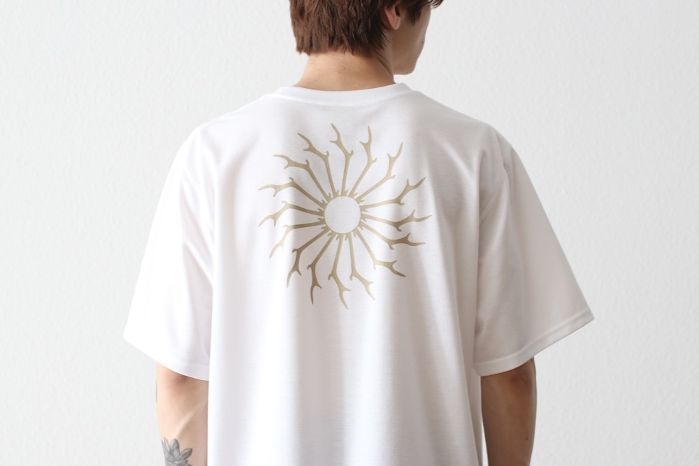 South2 West8 (�������ġ� �������ȥ�����) "S/S Round Pocket Tee - Circle Horn"