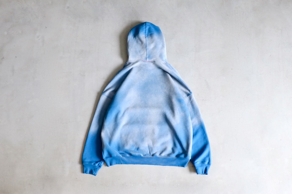 mooji mooji (�ࡼ�����ࡼ����) "OVERSIZED CROP HOODIE AGED"