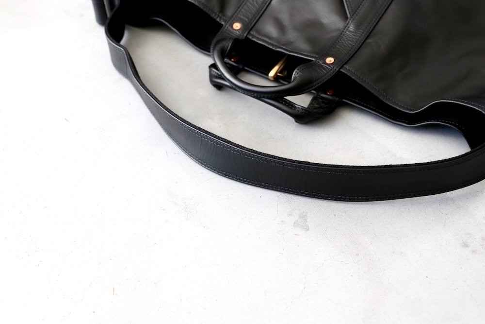 【美品】NICENESS☆ショルダーバッグ☆黒 NICENESS(ナイスネス) / O.LEDZ / O.レッズ ( オイルドレザー