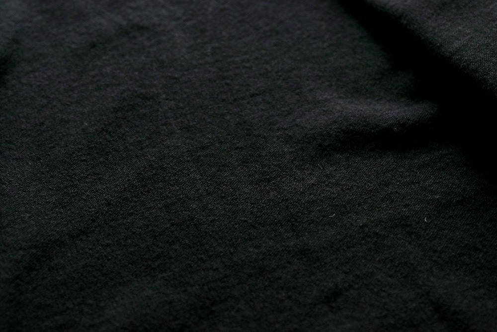 PLAY COMME des GARCONS(�ץ쥤 ���� �� ����륽��) "V-Neck Cardigan With Black Emblem AX-N024-051"