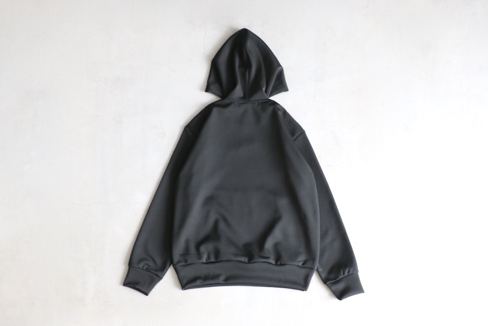 PLAY COMME des GARCONS コム デ ギャルソンAX-T174 プレイ コムデギャルソン ワンポイント赤ハート スウェット/パーカー