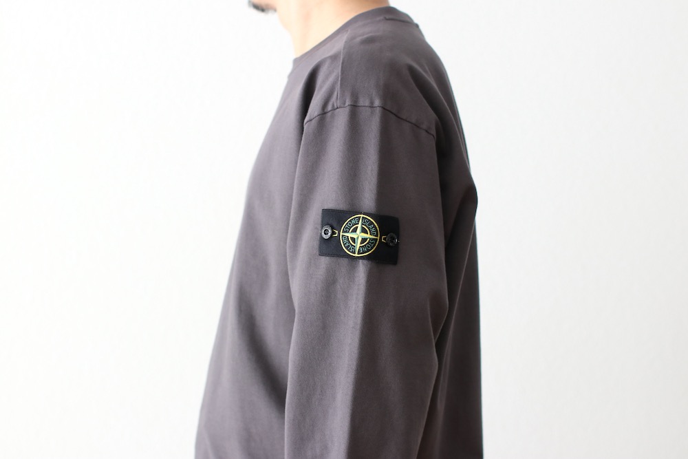 STONE  オリーブグリーン クルーネックスウェット STONE ISLAND - 【ラスト1点】 781563954 / CREWNECK SWEAT